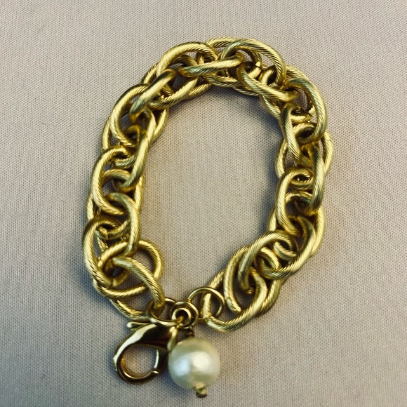 Elegant Gold Chain Bracelet with Pearl Charm - Picture 1 of 4